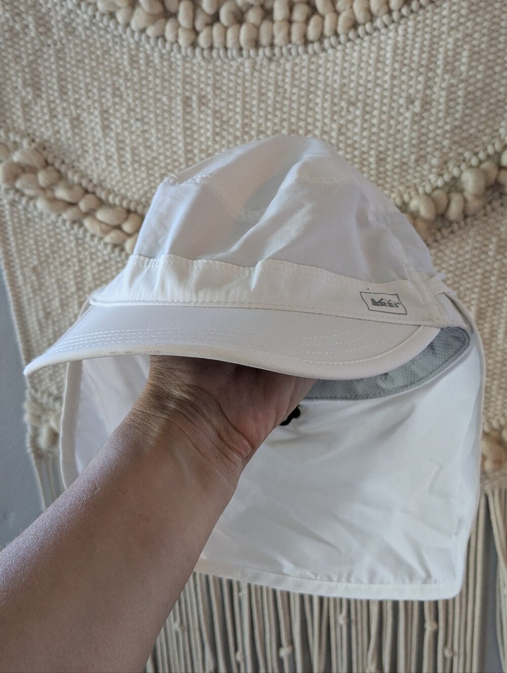 REI Co-op White Sun Hat with Neck Cape Protection Size S/M Hiking UPF